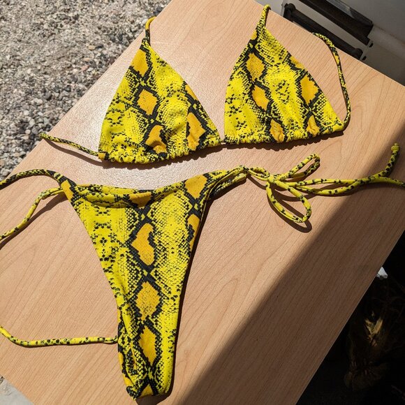 Other - Yellow Snakeskin String Bikini Sz M